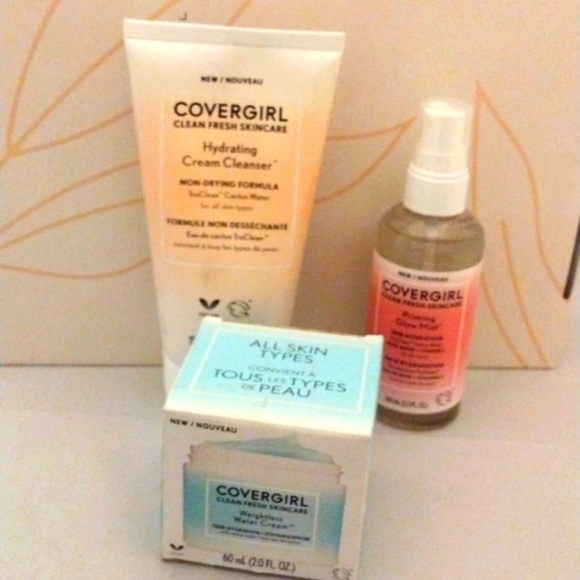 COVERGIRL Skincare Bundle - Cleanse, Moisturize and Prime - Picture 2 of 5